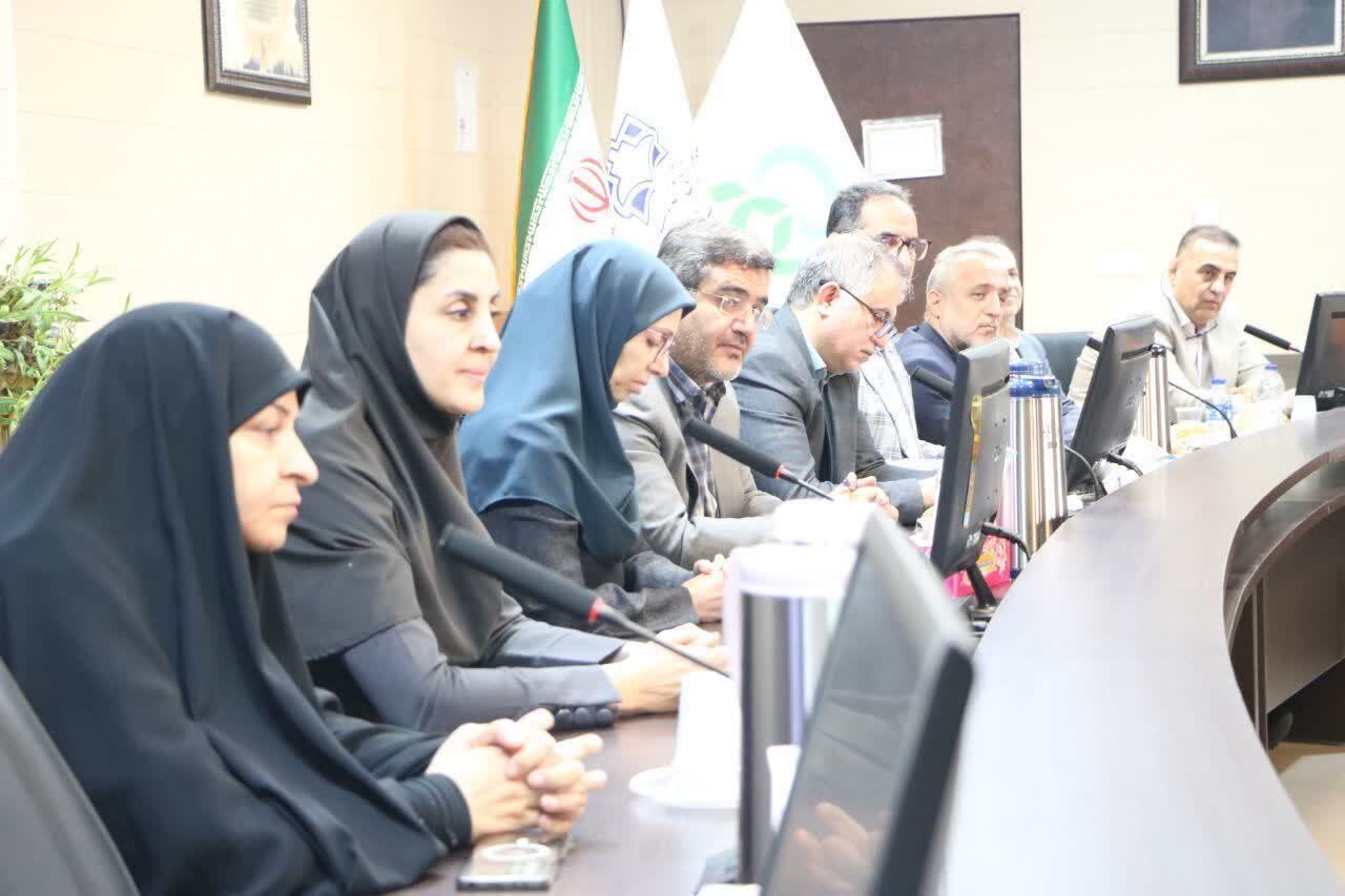 نشست هم اندیشی معاونین و مدیران ارشد سازمان غذا و دارو با رئیس دانشگاه علوم پزشکی اراک، و معاون و مدیران غذا و دارو دانشگاه